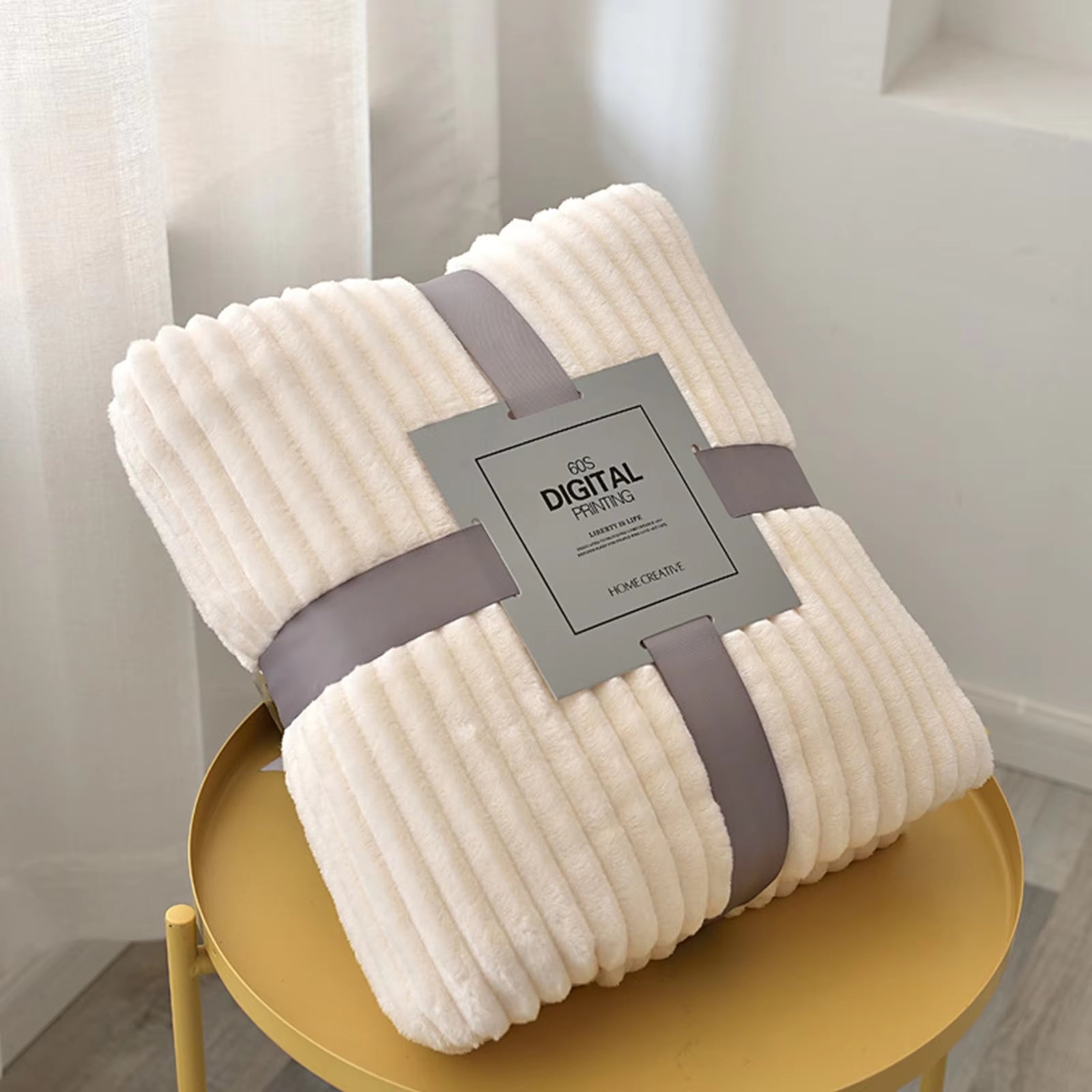 Semoxid Flannel Throw Blanket – 80"x60" Warm Cozy Blanket For Couch, Bed & Air Conditioned Rooms
